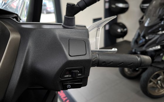 Gebrauchtmotorrad Kymco Agility 300i ABS - Bild 8