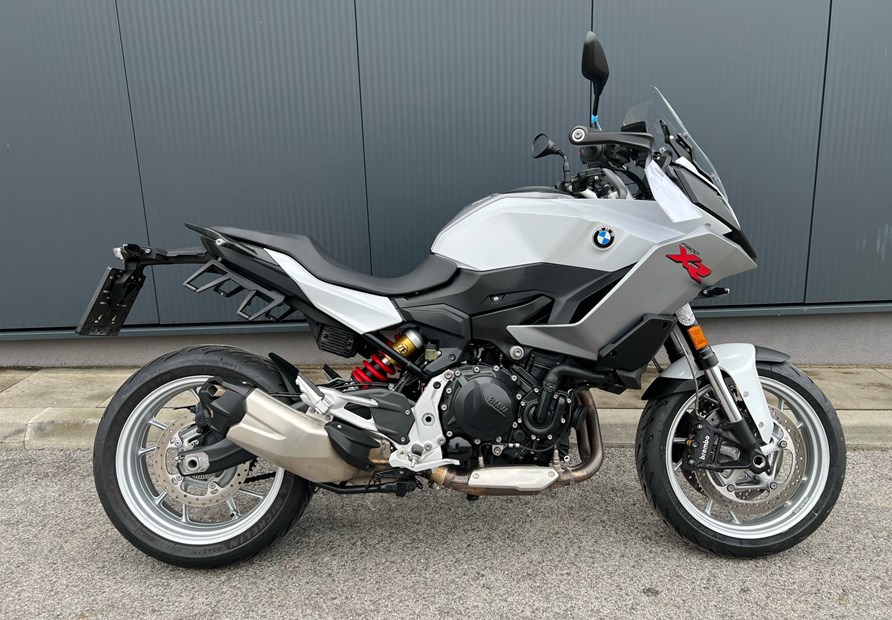 BMW F 900 XR (light-white uni)