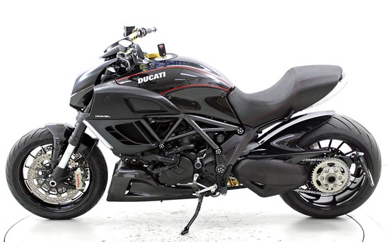 Motorrad Occasion Ducati Diavel 1200 - Bild 5