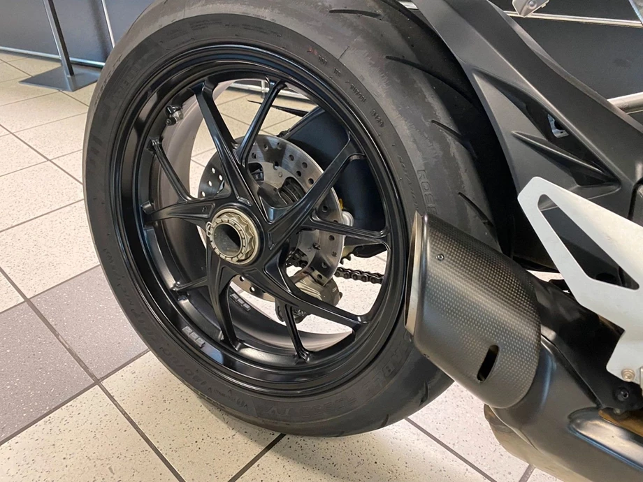 Angebot Ducati Streetfighter V2 Bild 7: Angebot Ducati Streetfighter V2