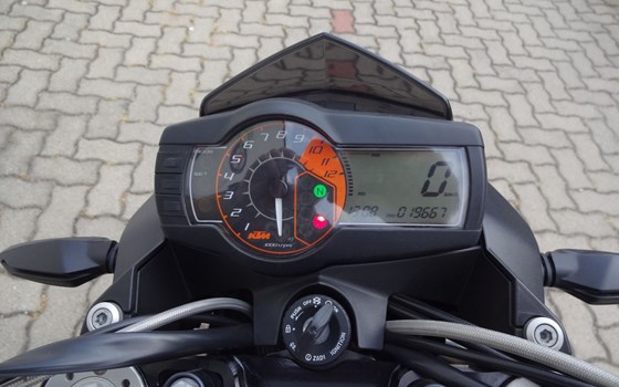 Gebrauchtmotorrad KTM 990 Super Duke R - Bild 5 Gebrauchtmotorrad KTM 990 Super Duke R - Bild 5