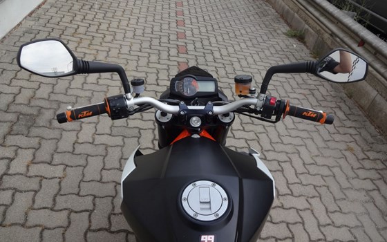 Gebrauchtmotorrad KTM 990 Super Duke R - Bild 8 Gebrauchtmotorrad KTM 990 Super Duke R - Bild 8