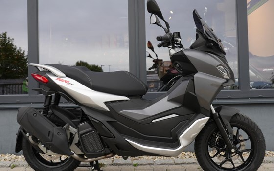 Neufahrzeug Aprilia SR GT 125 - Bild 2
