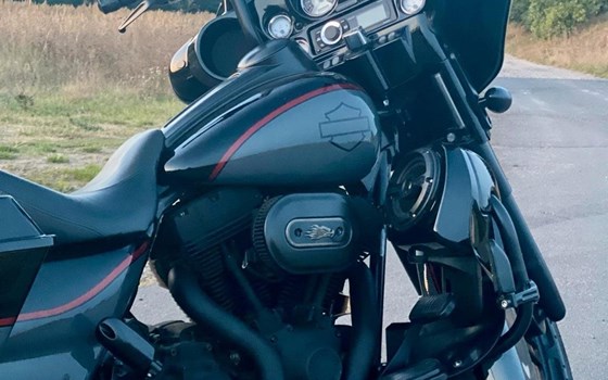 Gebrauchtmotorrad Harley-Davidson Street Glide FLHX - Bild 4