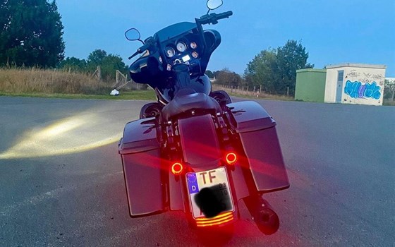 Gebrauchtmotorrad Harley-Davidson Street Glide FLHX - Bild 5