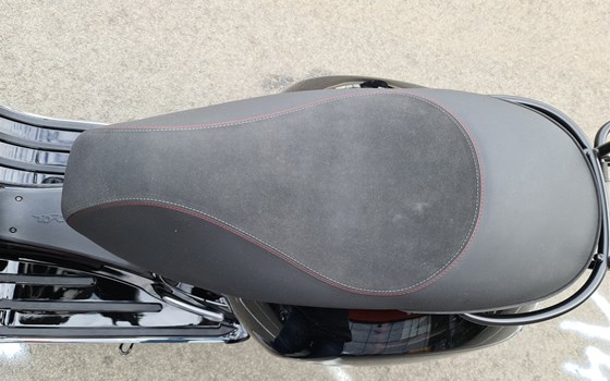 Neufahrzeug Vespa GTS 125 Super - Bild 10 Neufahrzeug Vespa GTS 125 Super - Bild 10