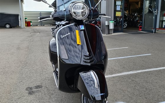 Neufahrzeug Vespa GTS 125 Super - Bild 2 Neufahrzeug Vespa GTS 125 Super - Bild 2