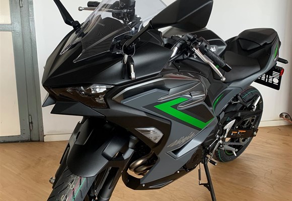 Kawasaki Ninja 500 SE