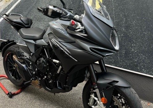 Gebrauchtmotorrad MV Agusta Turismo Veloce 800 - Bild 2 Gebrauchtmotorrad MV Agusta Turismo Veloce 800 - Bild 2