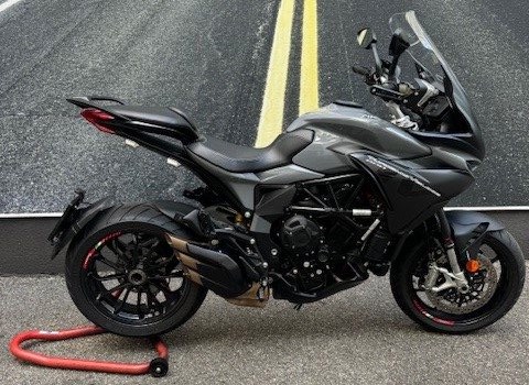 Gebrauchtmotorrad MV Agusta Turismo Veloce 800 - Bild 1 Gebrauchtmotorrad MV Agusta Turismo Veloce 800 - Bild 1