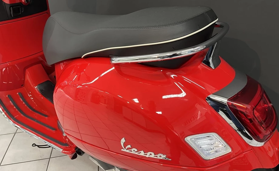 Angebot Vespa GTS 300 Super Bild 12: Angebot Vespa GTS 300 Super