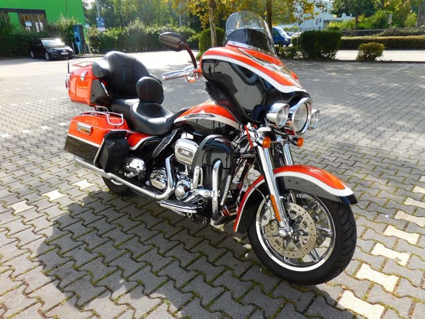 Gebrauchtmotorrad Harley-Davidson CVO FLHTCUSE Ultra Classic Electra Glide