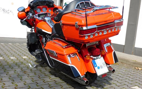 Gebrauchtmotorrad Harley-Davidson CVO FLHTCUSE Ultra Classic Electra Glide - Bild 6