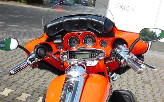 Gebrauchtmotorrad Harley-Davidson CVO FLHTCUSE Ultra Classic Electra Glide - Bild 7
