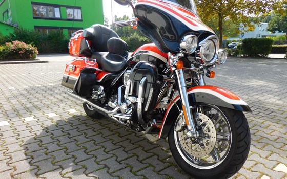 Gebrauchtmotorrad Harley-Davidson CVO FLHTCUSE Ultra Classic Electra Glide - Bild 9