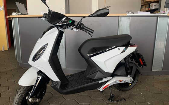 Neufahrzeug Piaggio 1 Active - Bild 3 Neufahrzeug Piaggio 1 Active - Bild 3