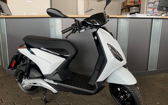 Neufahrzeug Piaggio 1 Active - Bild 4 Neufahrzeug Piaggio 1 Active - Bild 4
