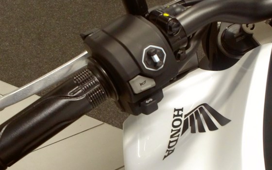 Neufahrzeug Honda CB125R - Bild 7