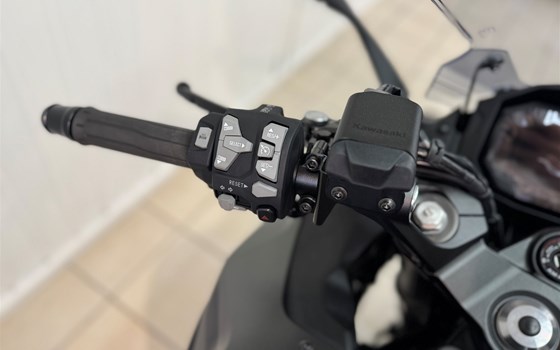 Neufahrzeug Kawasaki Ninja 1100SX SE - Bild 9