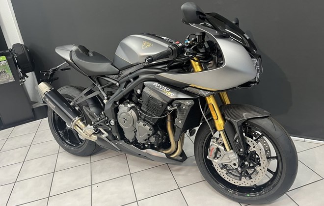 Triumph Speed Triple 1200 RR Breitling Limited Edition