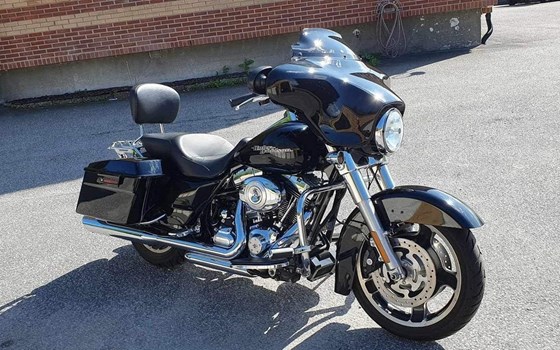 Gebrauchtmotorrad Harley-Davidson Street Glide FLHX - Bild 1