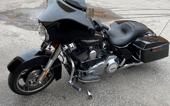 Gebrauchtmotorrad Harley-Davidson Street Glide FLHX - Bild 5