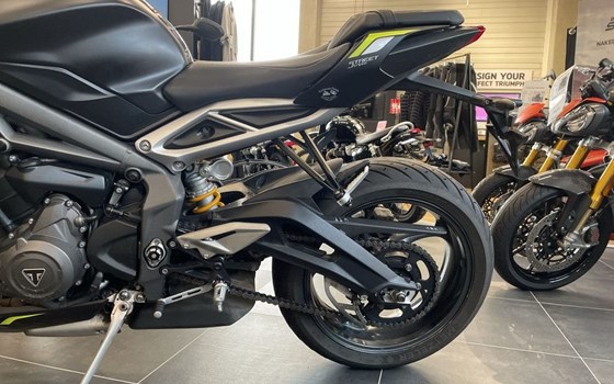 Gebrauchtmotorrad Triumph Street Triple RS - Bild 11