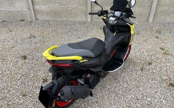 Gebrauchtmotorrad Aprilia SR GT 200 - Bild 4