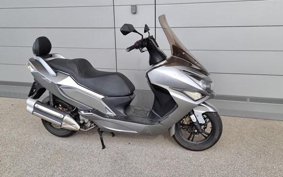 Gebrauchtmotorrad Daelim S3 125 - Bild 2 Gebrauchtmotorrad Daelim S3 125 - Bild 2