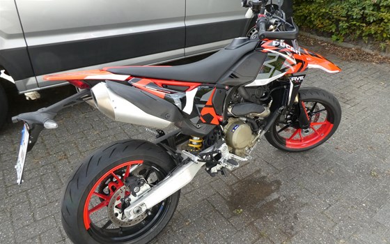 Gebrauchtmotorrad Ducati Hypermotard 698 Mono RVE - Bild 2