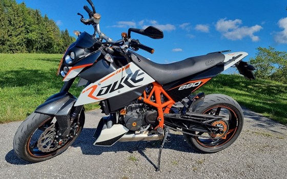 Gebrauchtmotorrad KTM 690 Duke R - Bild 1 Gebrauchtmotorrad KTM 690 Duke R - Bild 1