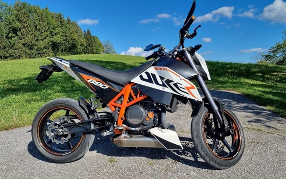 Gebrauchtmotorrad KTM 690 Duke R - Bild 3 Gebrauchtmotorrad KTM 690 Duke R - Bild 3