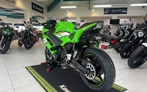 Neufahrzeug Kawasaki Ninja 650 KRT - Bild 12