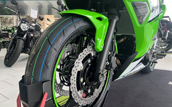 Neufahrzeug Kawasaki Ninja 650 KRT - Bild 15