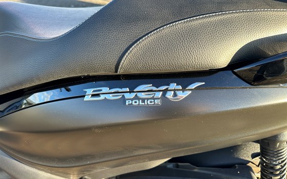 Gebrauchtmotorrad Piaggio Beverly 350ie Sport Touring - Bild 5 Gebrauchtmotorrad Piaggio Beverly 350ie Sport Touring - Bild 5