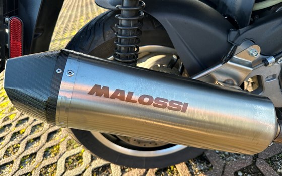 Gebrauchtmotorrad Piaggio Beverly 350ie Sport Touring - Bild 6 Gebrauchtmotorrad Piaggio Beverly 350ie Sport Touring - Bild 6