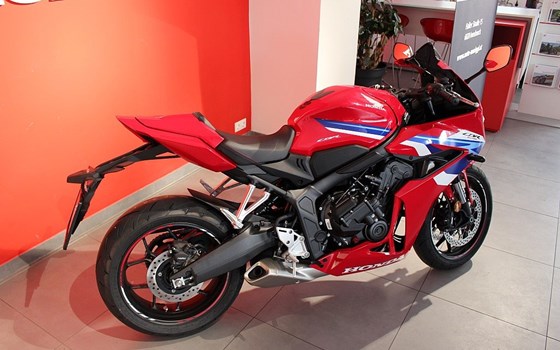 Neufahrzeug Honda CBR650R E-Clutch - Bild 3