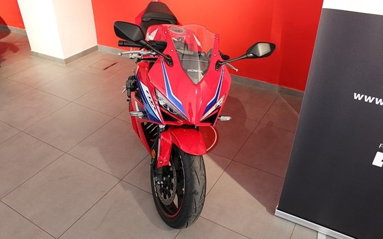 Neufahrzeug Honda CBR650R E-Clutch - Bild 4