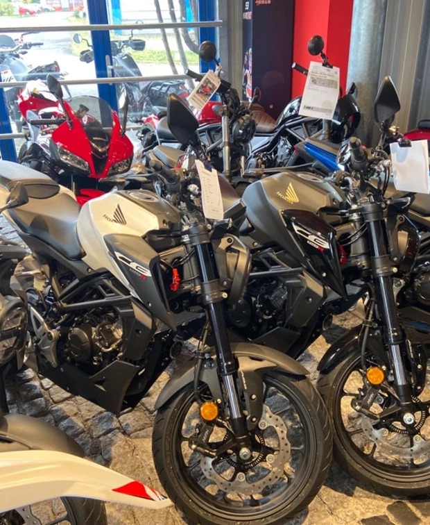 Honda CB125R