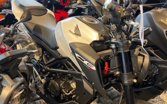 Gebrauchtmotorrad Honda CB125R - Bild 15