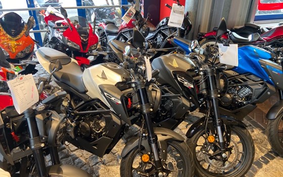 Gebrauchtmotorrad Honda CB125R - Bild 17