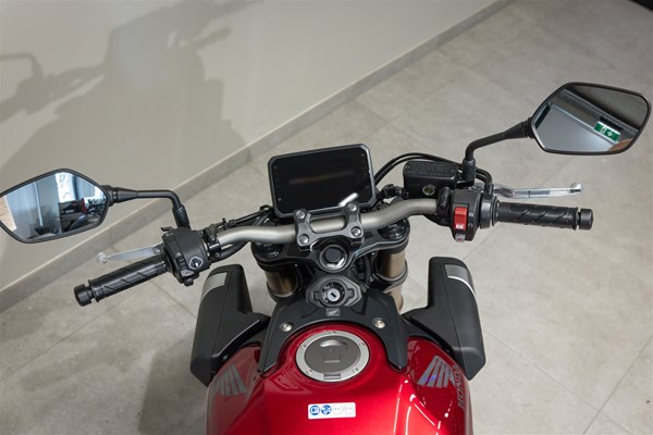 Honda CB650R E-Clutch (rot) - Bild 8