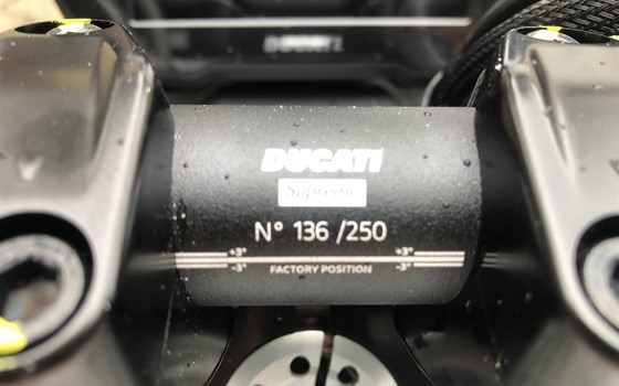 Neufahrzeug Ducati Streetfighter V4 S - Bild 13