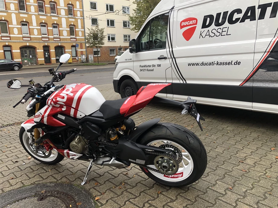 Angebot Ducati Streetfighter V4 S Bild 2: Angebot Ducati Streetfighter V4 S