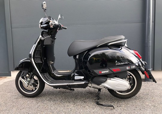 GEBRAUCHTFAHRZEUG Vespa GTS 300