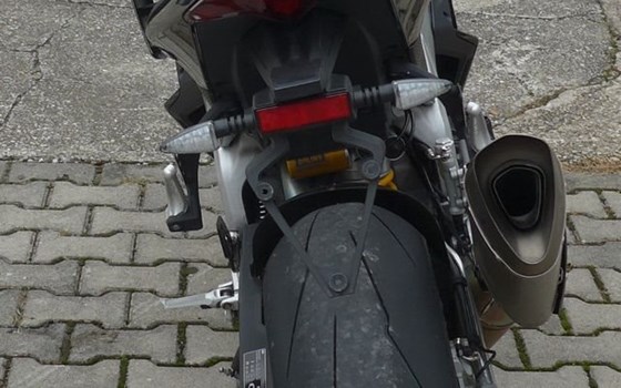 Gebrauchtmotorrad Aprilia RSV 4 Factory - Bild 8