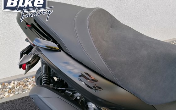 Neufahrzeug Piaggio MP3 300 HPE - Bild 3 Neufahrzeug Piaggio MP3 300 HPE - Bild 3