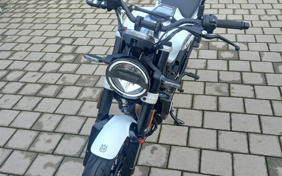 Gebrauchtmotorrad Husqvarna Vitpilen 401 - Bild 3