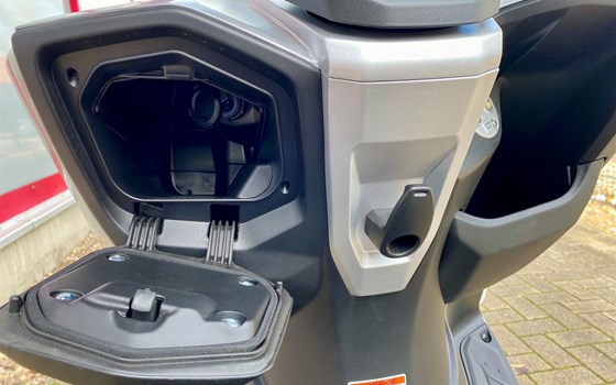 Gebrauchtmotorrad Suzuki Burgman Street 125EX - Bild 12