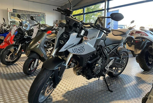 Suzuki GSX-8S